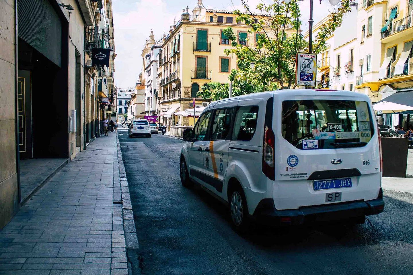 taxi muchas plazas